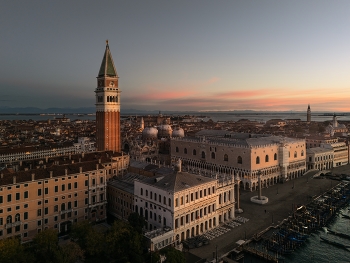 Утро в Венеции / ***