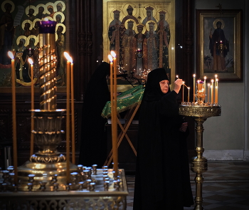 Монастырь. Повседневная жизнь. / Молитва.