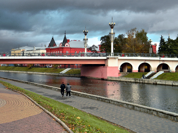 Вдоль по набережной / Вдоль по набережной
