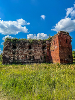 Бастион Бобруйской крепости / 2024 / Мобильная фотография / iPhone 13 Pro