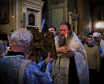 Монастырь. Повседневная жизнь. / Святаго Евангелия чтение...