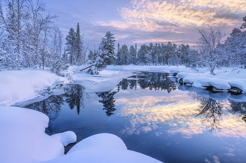 Утро с холодком... / Внимание!!! Уже в эту субботу едем на Кольский с 22-по 30.11. Осталось ОДНО место. Кандалакша, Кировск, Верхнетуломский

На фото Кольский, февраль 2025

Следующая моя поездка в Момский НацПарк запланирована на конец августа 28-го года.
Напомню, что в 26-м на озеро Джека Лондона поеду весной на цветение Рододендрона, в конце июня. Группа набирается. Скоро настанет пора покупки авиабилетов. Пишите, звоните....
И, традиционно, осень на Джеке. Набор группы в самом разгаре
В 27-м году следующая поездка в Архангельскую область на золотую осень в конце сентября. Программу буду увеличивать до двух недель. Т.к. очень много передвижений, просто не успеваем впитать в себя душевность этих мест. А очень хочется просто побродить и напиться вдоволь...

Пока готовлюсь к очередным путешествиям...На НГ в Ворзогоры могу взять ещё одного человека. Можно поехать в Кимжу в начале февраля. Анонсы на сайте phototourtravel.ru
Подписывайтесь в MAX https://max.ru/u/f9LHodD0cOLOq7OZwTlN2lzsjKg3fxnzBwh4lQ5ht9zDTiYp8yWjD7FBZN0