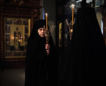 Монастырь. Праздничная служба. / Всенощное бдение.