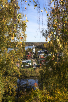Открытки Плёса / Вид с Соборной горы на церковь Варвары Великомученицы
