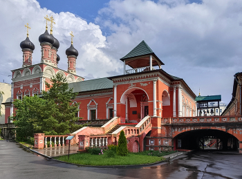 Высоко-Петровский монастырь.Храм прп. Сергия Радонежского. / ***