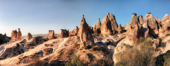 Каменные истуканы. / Турция.