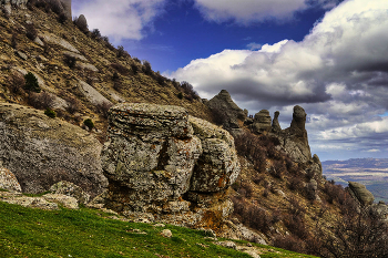 В Долине Привидений / Крым, Южный Демерджи