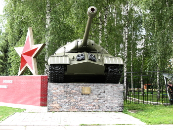 Броня крепка / При входе в училище. Новосибирск.