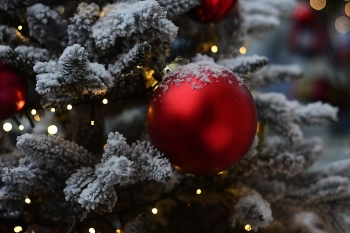 Уличные гирлянды / С настоящим снегом!