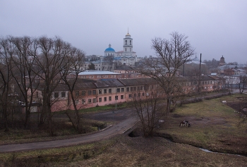 Хмурый ноябрь в старом городе С. / Ноябрьский сюжет из Серпухова 2025 год.
