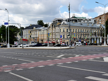 Пречистенские Ворота / Площадь Пречистенские Ворота в Москве. Июнь 2024.