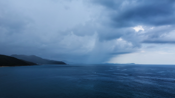 Зарождение тайфуна Вутип / Сильный тропический шторм «Вутип» был мощным тропическим циклоном, который обрушился на Южный Китай, Вьетнам и Филиппины в начале июня 2025 года. «Вутип» стал первым названным штормом в сезоне тайфунов.