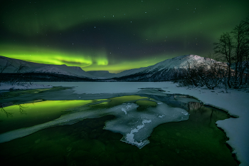 Сияющий Вудъявр... / Малый Вудъявр, Ноябрь 2025

Расписание туров
- 30 декабря - 8 января 2026 Новый год в Ворзогорах - МЕСТ НЕТ
- 24 января - 1 февраля 2026 Архангельская область. Ворзогоры, Кимжа, Пинега и т.д. - места есть
- 14 - 22 Февраля 2026 За Сиянием на Кольский - МЕСТ НЕТ
- 15 - 25 апреля 2026 Неземные пейзажи Казахстана. Мангистау - места есть
- 23 - 31 мая 2026 Реликтовая Русь - Весна в Кенозерье - 2 места
- 6 - 14 июня 2026 Белые ночи на Ладоге. Лахденпохья - места есть
- 20 июня - 5 июля 2026 Встречаем весну на озере Джека Лондона - места есть
- 11 - 26 июля 2026 Деревянное зодчество Архангельской области. К Белому морю вдоль Онеги и дальше - места есть
- 29 августа-13 сентября 2026 Золотая осень на озере Джека Лондона. Колыма - места есть
- 19 - 27 сентября 2026 Реликтовая Русь - Золотая осень в Кенозерье - места есть
- 3 - 11 октября 2026 Золотая осень на Ладоге. Питкяранта - места есть
- 14 - 22 Ноября 2026 Предзимье на Кольском полуострове. Речки и Аврора - места есть
- 30 декабря - 10 января 2027 Новый год в Кимже. Архангельская область вдоль Онеги - места есть
- 20 - 28 Февраля 2027 За Сиянием на Кольский - места есть


Анонсы на сайте phototourtravel.ru