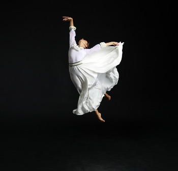 Балет в эскизах. Анастасия / В кадре Анастасия Шибаева 
Мастер спорта международного класса по художественной гимнастике.