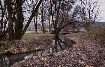 Ноябрьский сюжет / Сюжет из города Серпухов. Река Серпейка.