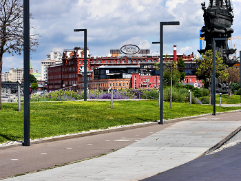 Музеон / Парк искусств Музеон на Крымской набережной Москва-реки. Июнь 2024.