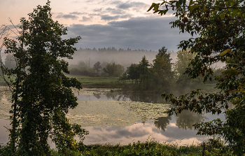 В сентябре. / Осеннее утро на озере Сосновое.