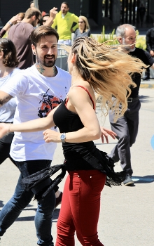 Уличные танцы в Барселоне / ***