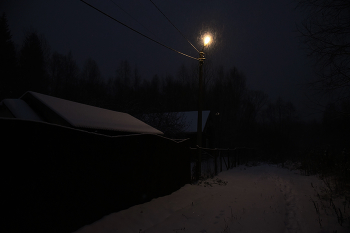 &quot;Никого не будет в доме, кроме сумерек ...&quot; / &quot;Только белых мокрых комьев
 Быстрый промельк маховой.
 Только крыши, снег и, кроме
 Крыш и снега, - никого ...&quot;
 Б.Пастернак
