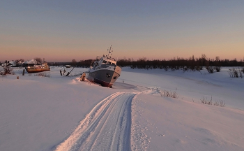 Зимний причал.... / Сибирь, зимняя река