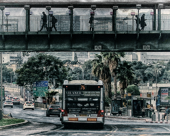 Городская суета / В городской суете, в душном омуте пыльного круга, 
Ищем время удач, за чужими мечтами спешим. 
Говорим ни о чём и всё чаще не слышим друг друга, 
В городской суете мы давно в полный голос молчим. 

 Источник: https://poembook.ru/poem/2405132-v-gorodskoj-suete