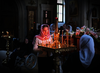 Монастырь. Повседневная жизнь. / Богослужение.