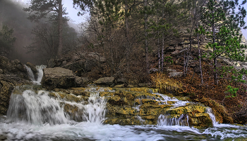 Река водопадная / Крым, Ай-Петри, весна