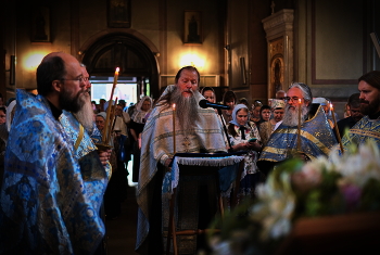 Монастырь. Праздничная служба. / Всенощное бдение.