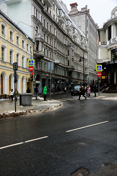 Милютинский переулок / Милютинский переулок в Москве. Январь 2024.