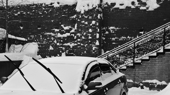 Мальчики налево, девочки направо / ***