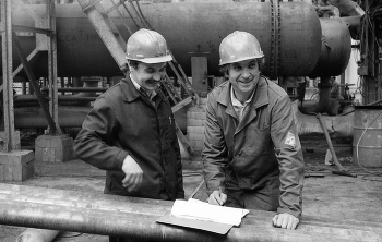 В перерыве / ч\б фотоплёнка 90 - года