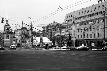 Сретенка / Улица Сретенка в Москве. Январь 2012. OLYMPUS OM-20; OLYMPUS OM-SYSTEM ZUIKO MC AUTO-ZOOM 1:3.6 f=35-70mm; MARUMI Y2; ROLLEI RETRO 100; Фотопроект.