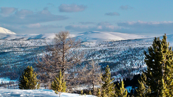 ВОСПОМИНАНИЕ О БУДУЩЕМ / Долгая зима: вторая полоаина мая.
Белогорье. Отроги хребтов Саянских.

SONY HDR-SR11E.