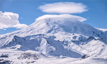 По дороге на Джилы-Су. / Урочище Джилы-Су находится в Зольском районе Кабардино-Балкарии у подножия Эльбруса на высоте около 2400 метров над уровнем моря.