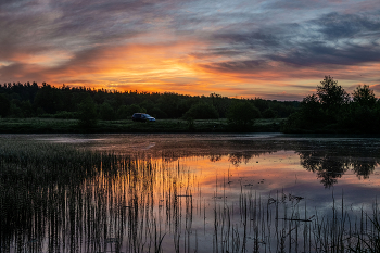 Облака на рассвете. / Озеро Сосновое.
