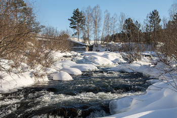 Бурная река / зима , пороги