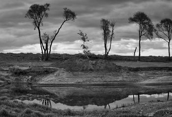 Тихое время в мире бушующем / Пригородный сюжет