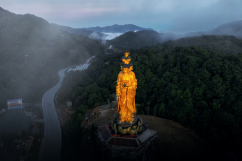 Вечерний будда / Провинция Лай Тау. Вьетнам. 06 ноября 2025