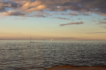 На морских просторах / ***