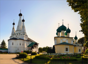 Дивная... / Церковь Дивная и Храм Усекновения головы Иоанна Предтечи. Не многие в Угличе добираются до Алексеевского монастыря..., а надо...