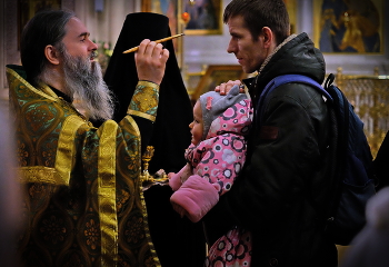 Дети в церкви. Всенощное бдение. Святое Помазание. / Монастырь. Повседневная жизнь.