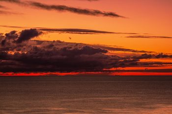 Там вдали / Все краски заката как на данной фотографии так и на предыдущих - естественны !