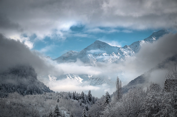 Tetnuldi Mountain In Winter Clothes / Вид на гору Тетнулди из Местии. Сванетия.