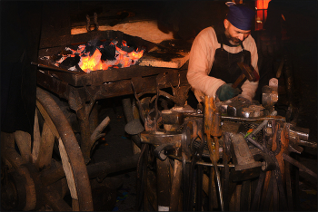 В Кузне... / Инсталляция.