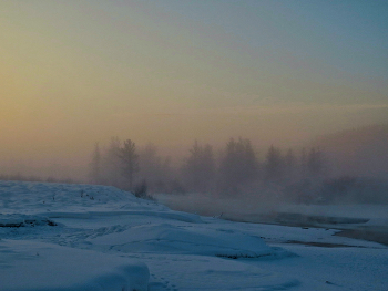 Робкий рассвет / Морозное утро на Тоора-хем. 
 Сибирь, Россия, Тува. Тоджа.