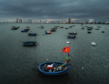 Рыболовный флот Дананга / Дананг. Вьетнам. 13 ноября 2025