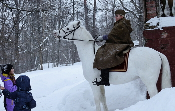 Перед спектаклем / Символы Нового года :) 
В усадьбе кон.XIX в. на территории нашего города в годы войны располагался штаб фронта. Студенческий театр ставит спектакли на темы жизни усадьбы до войны и событий военного времени.