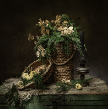 На старом сундуке.. / С наступающим, друзья!
Желаю творческих полётов и простого земного счастья!