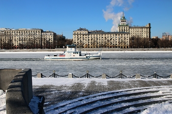 С наступающим Вас Новым годом! / Друзья, коллеги, знакомые!!!! С наступающим Вас Новым годом! 
Здоровья, удачи и везенья.