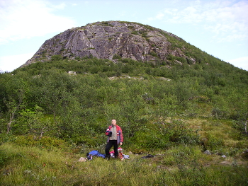 сопка севера / отдельная сопка у озера